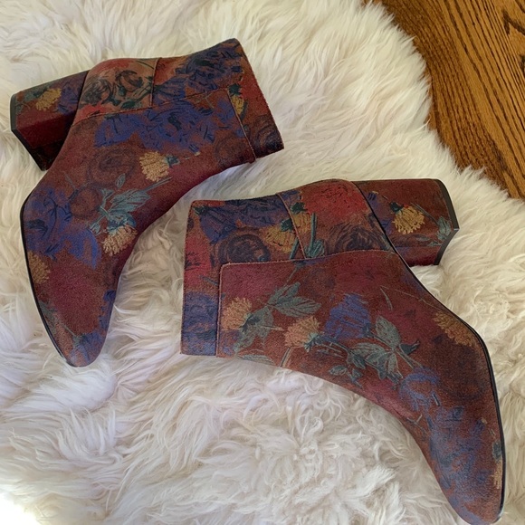 New COLE HAAN Arden Grand Floral Bootie Boot | 11 - Picture 7 of 11